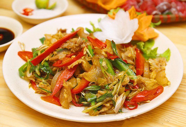 LÒNG BÒ XÀO RAU MÓP + LỤC BÌNH/ CẢI CHUA